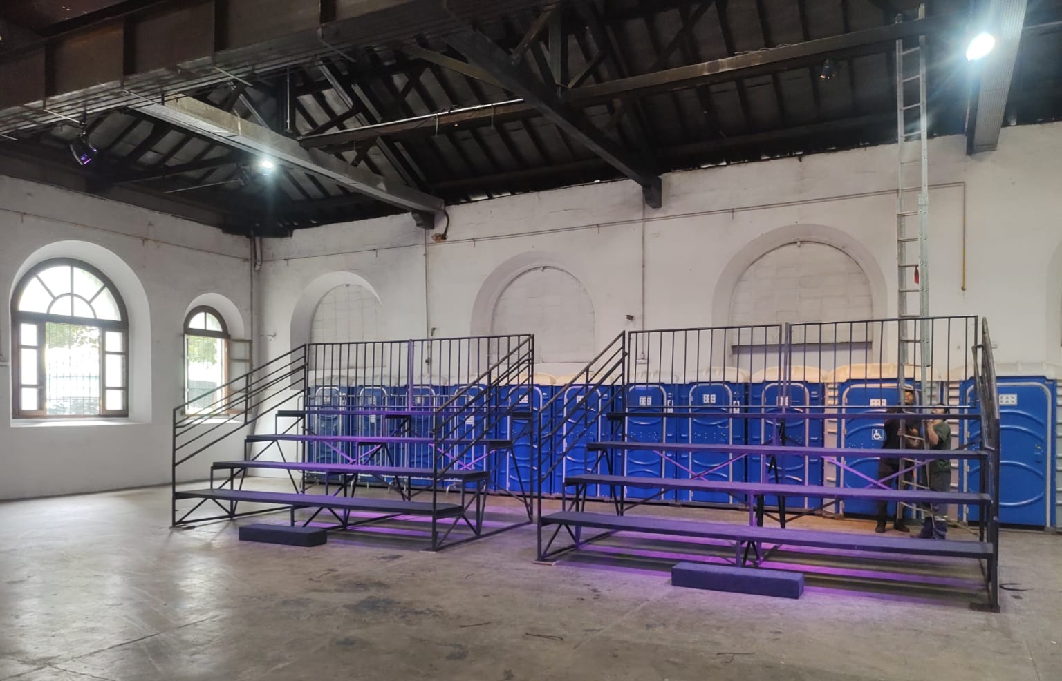 Arquibancada montada para acomoda&ccedil;&atilde;o de p&uacute;blico