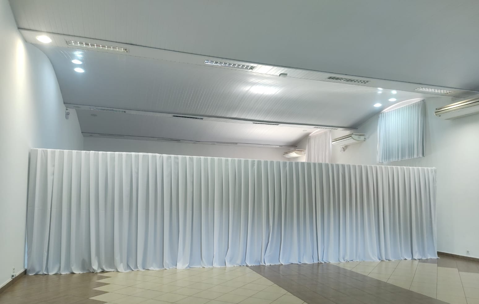 Acabamento em tecido para montagem de evento