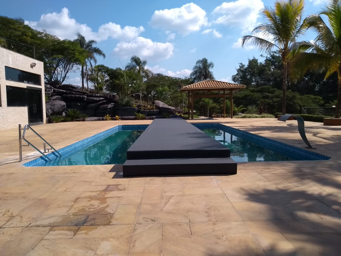 Piso elevado para aplica&ccedil;&atilde;o em evento